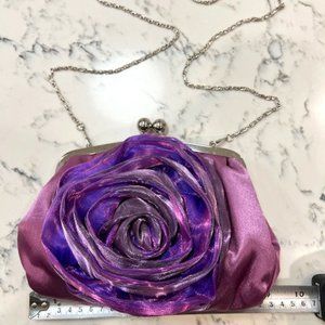 Violet clutch